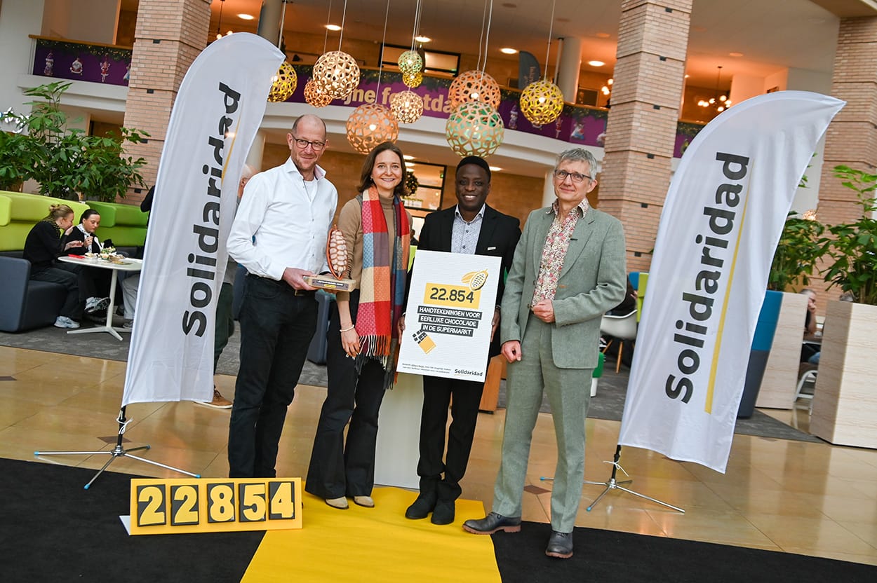 Image shows winners of the Living Income Award from Solidaridad