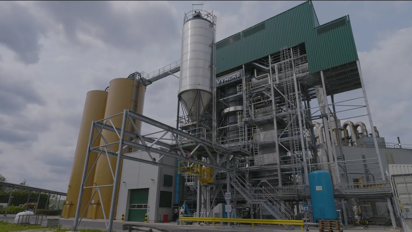 Image shows a factory cocoa processing plant run by Cargill that runs on green energy